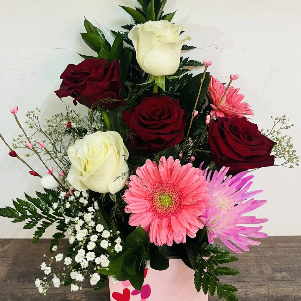 Composition fêtes des mères, par Passion Florale by Lili-fleurs, fleuriste à Le Moule