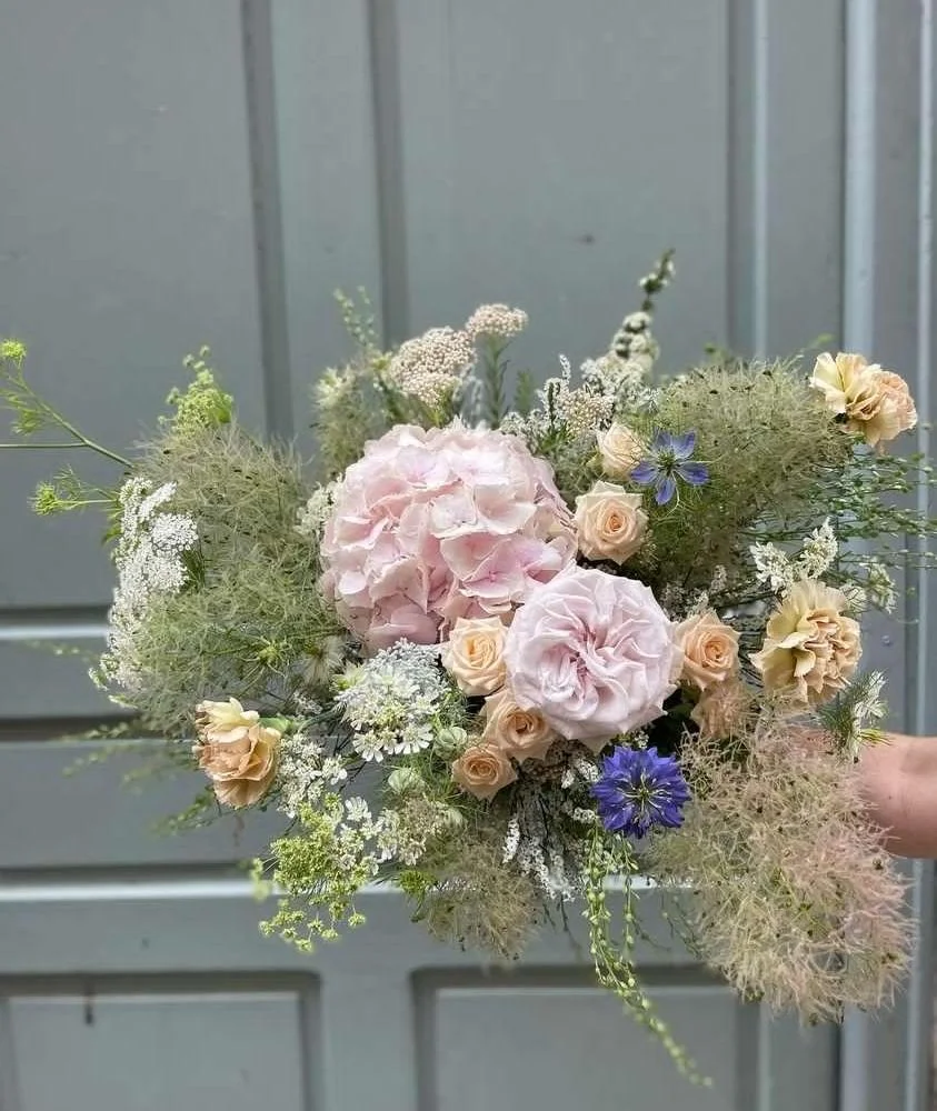 Bouquet Pastel coloré - Esprit Bridgerton, par La Belle Saison, fleuriste à Toulouse