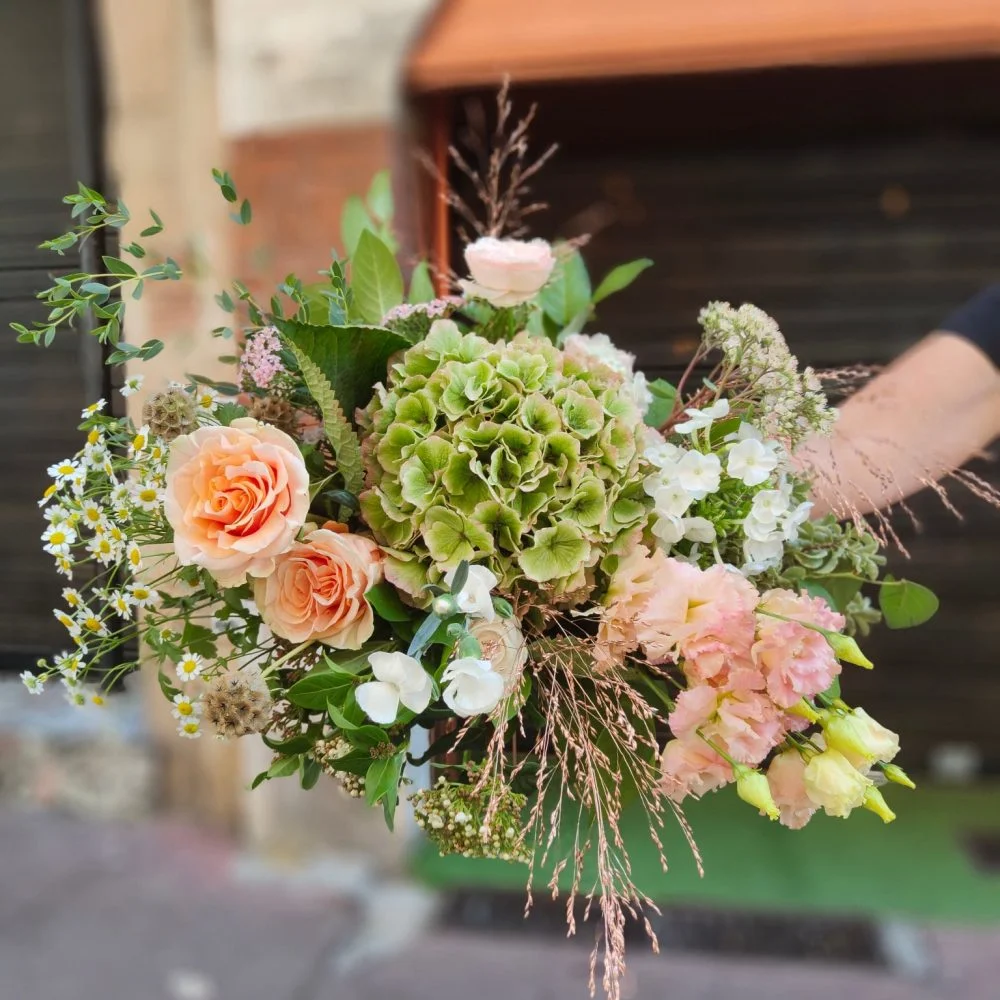 Bouquet Fête des Mères - fleurs de saison, par La Belle Saison, fleuriste à Toulouse