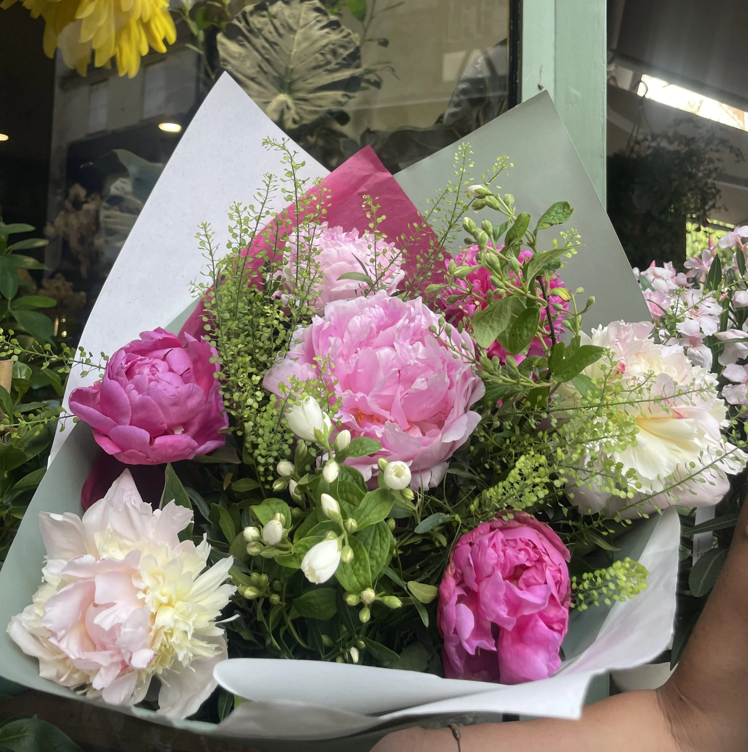 Bouquet de Pivoines Angevine, L, par Chataigner Fleurs, fleuriste à Angers