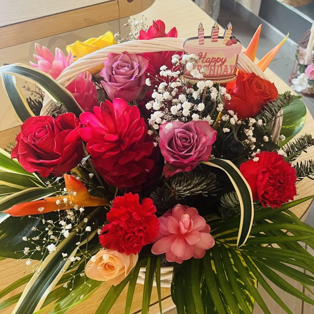 PANIER FLEURIS, par Passion Florale by Lili-fleurs, fleuriste à Le Moule