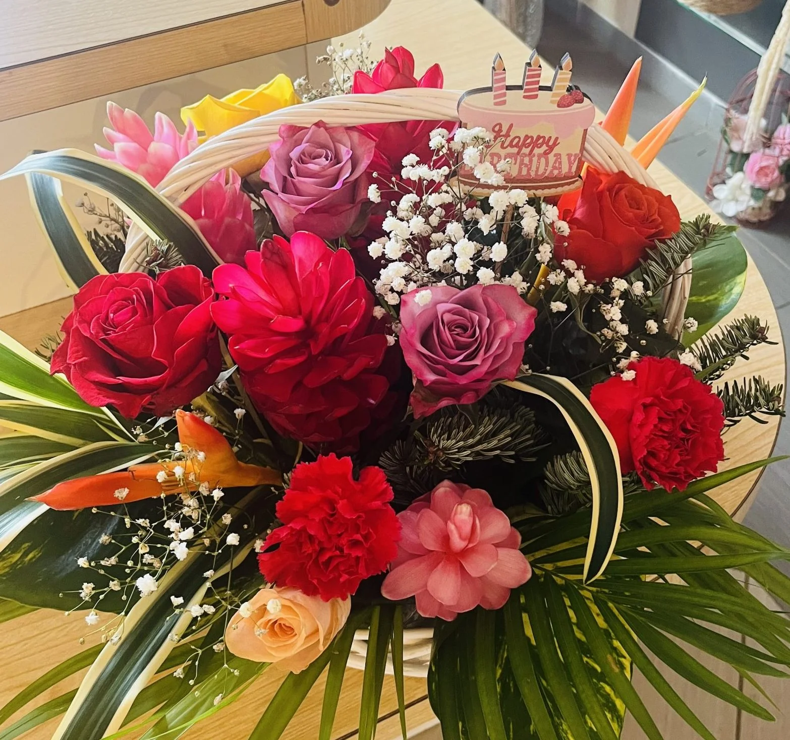 PANIER FLEURIS, par Passion Florale by Lili-fleurs, fleuriste à Le Moule