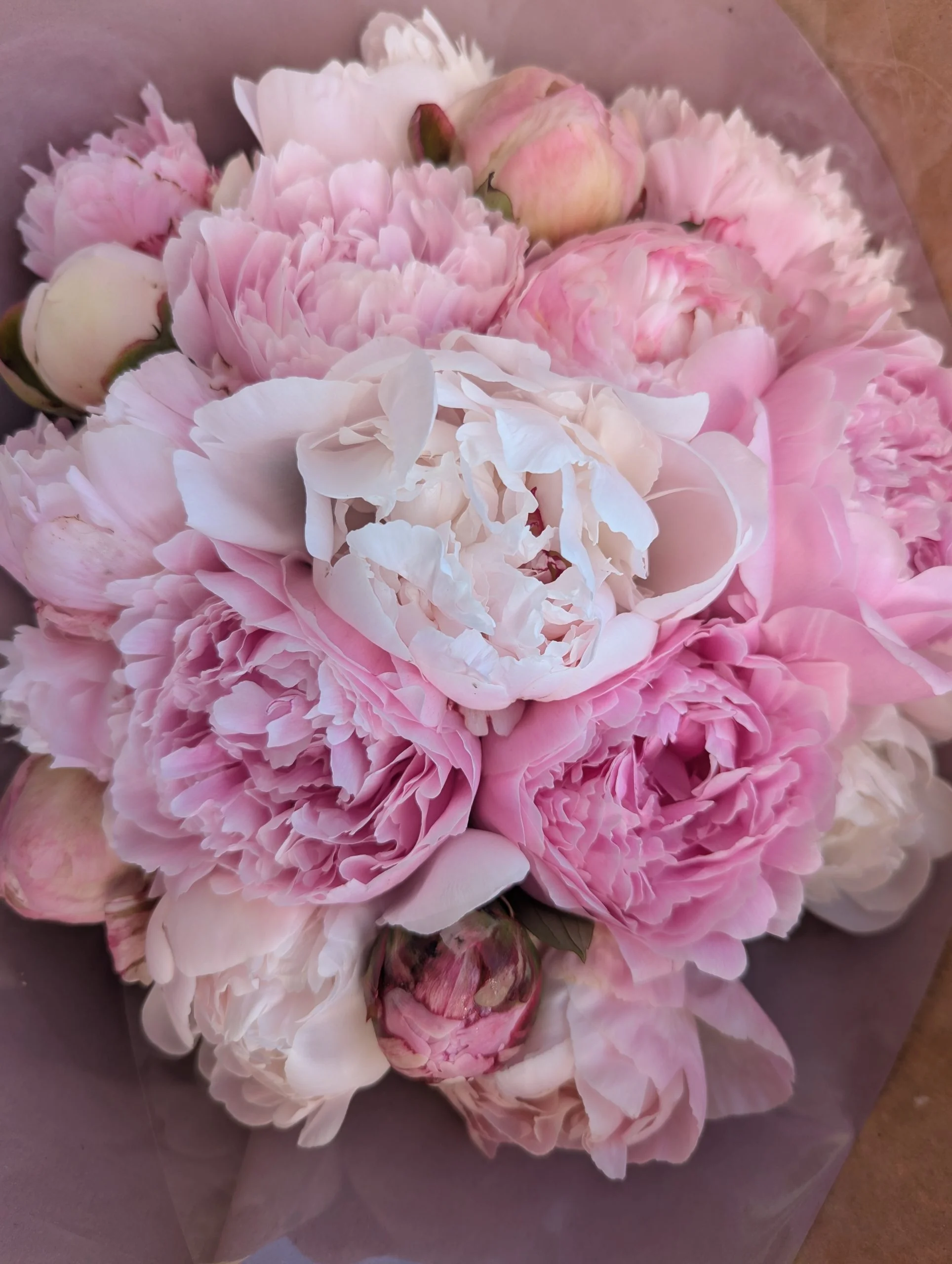 gros Bouquet fête des mères pivoines, par Les Ambiances de Yami, fleuriste à Cambernard