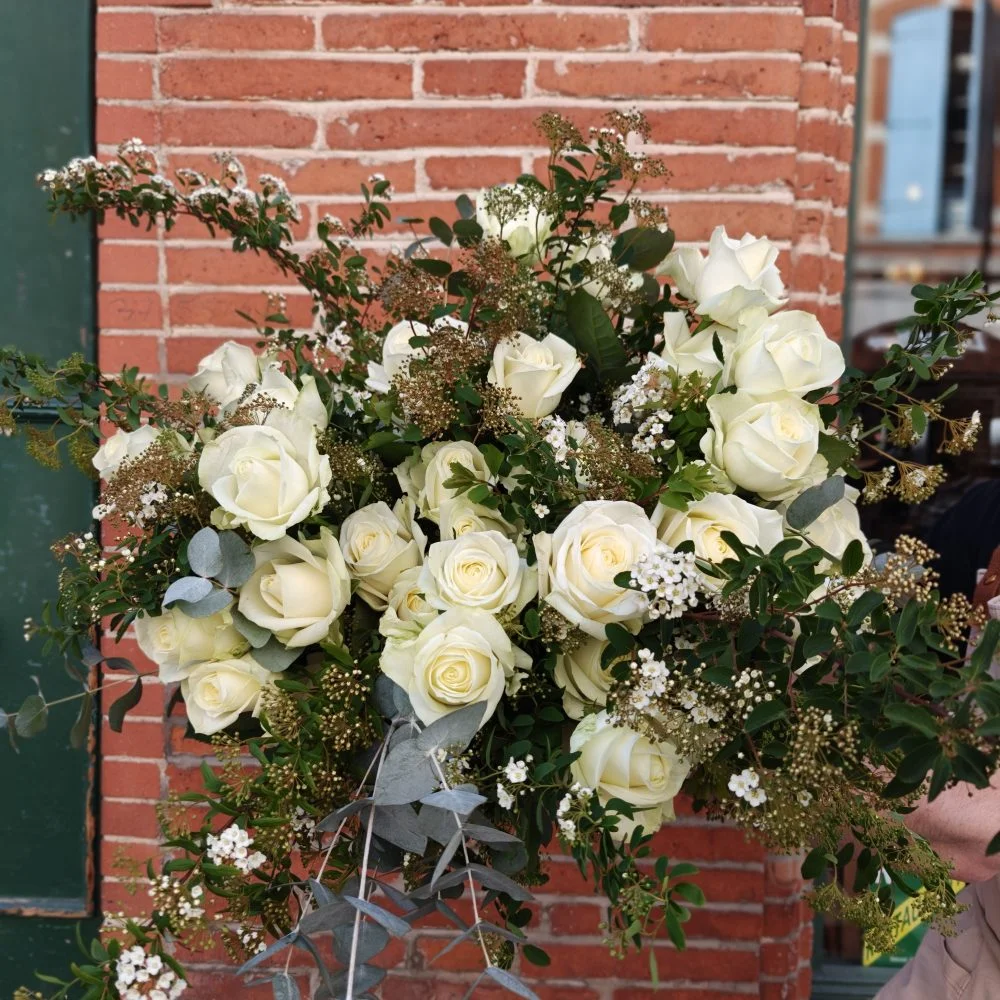 Bouquet de Roses blanches, par La Belle Saison, fleuriste à Toulouse