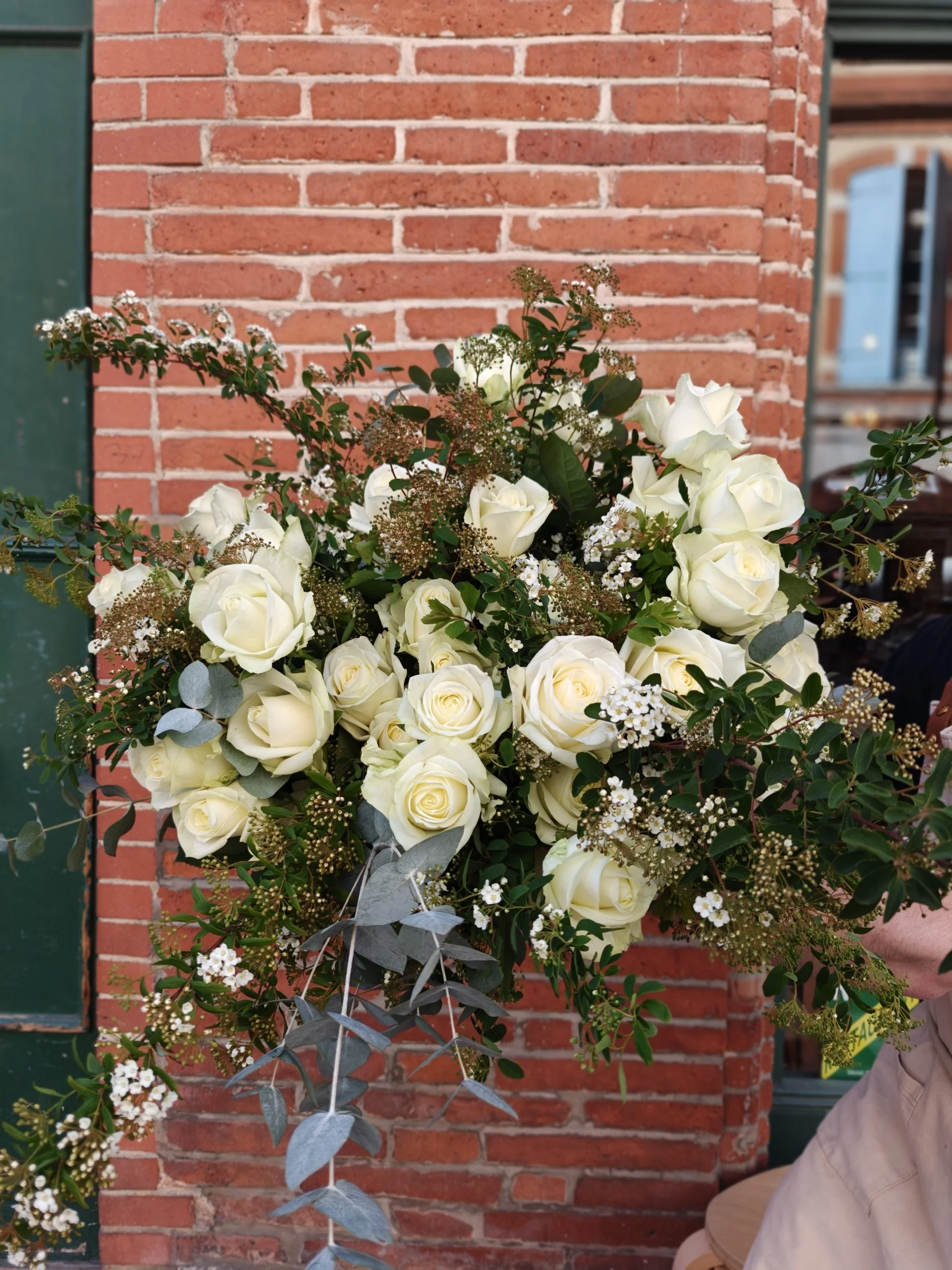 Bouquet de Roses blanches, par La Belle Saison, fleuriste à Toulouse