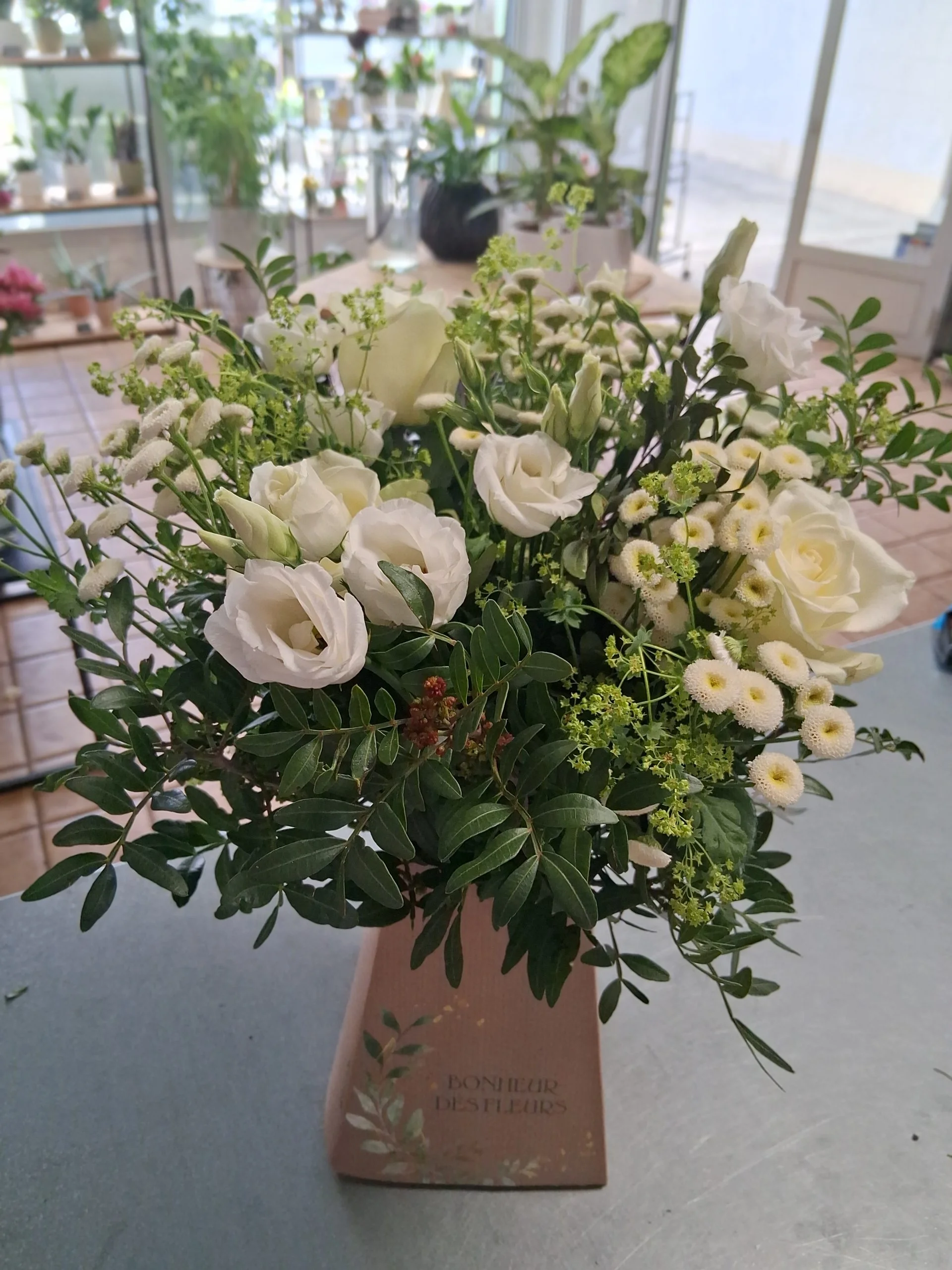 Bouquet avec Réserve d&rsquo;Eau, par Bonheur des fleurs, fleuriste à La Montagne