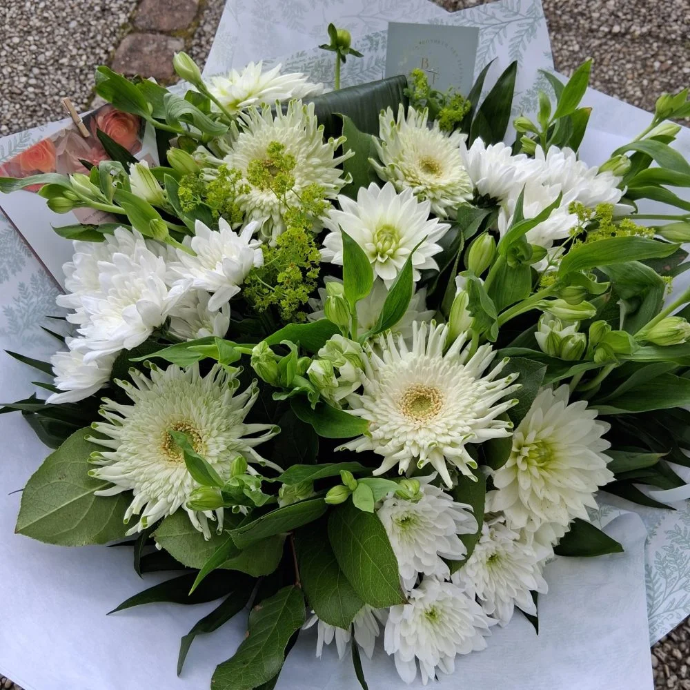 Bouquet Blanc, par Bonheur des fleurs, fleuriste à La Montagne
