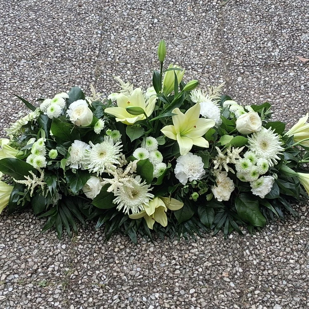 Dessus de Cercueil, par Bonheur des fleurs, fleuriste à La Montagne