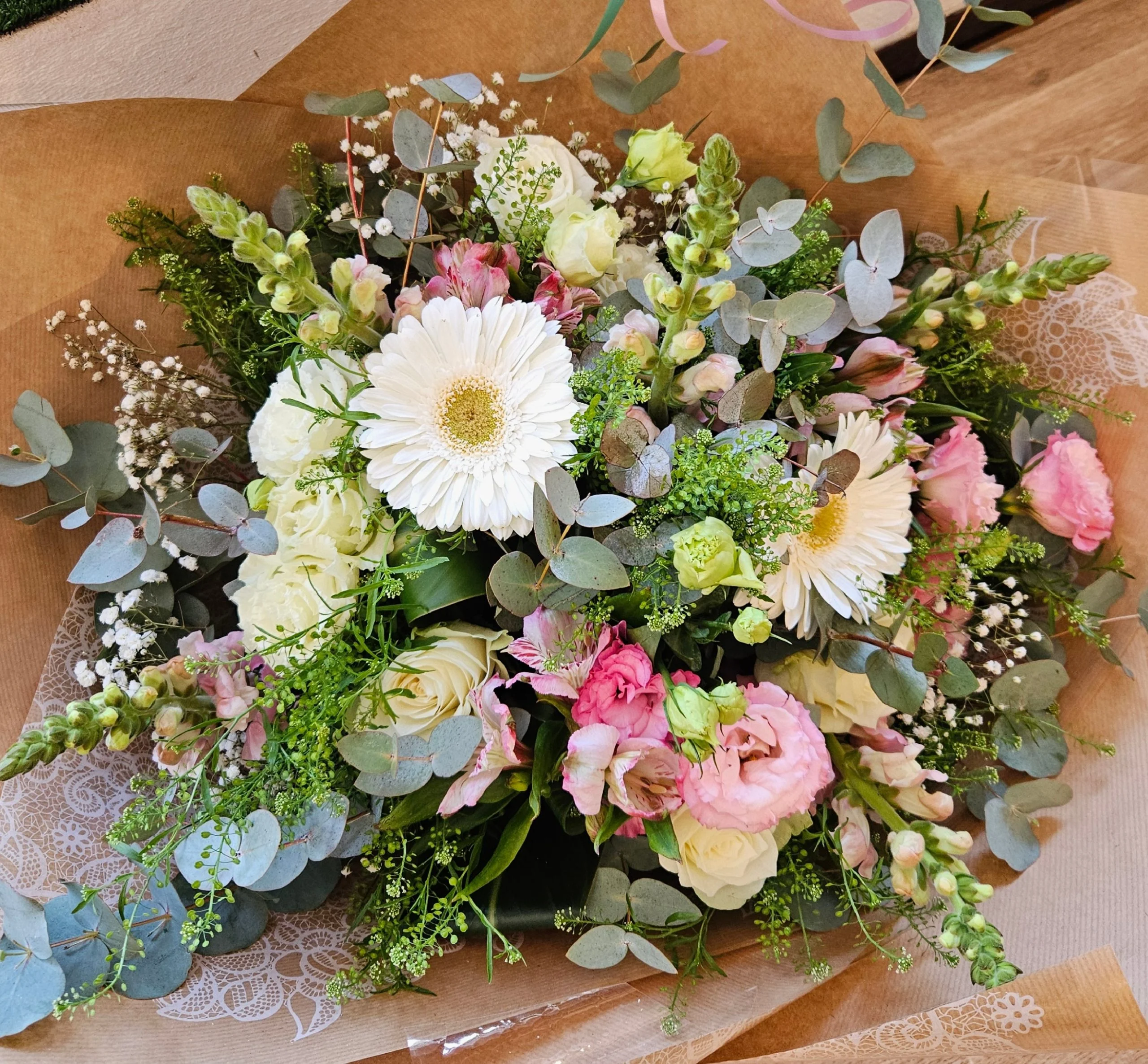 Bouquet Anniversaire Pastel, par Sita Fleurs, fleuriste à Le Tampon