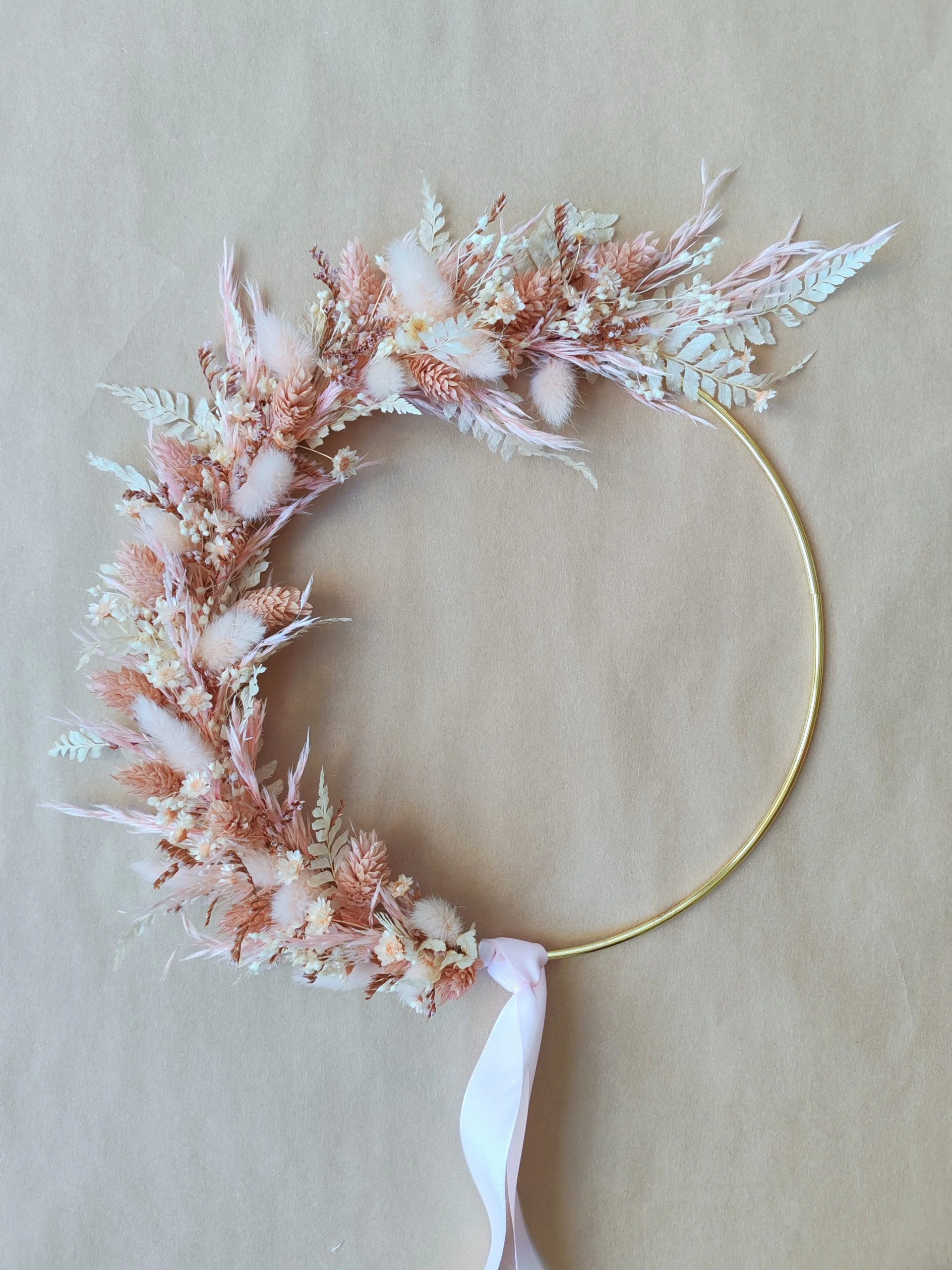 Couronne de Fleurs Séchées, par Les Rêveries d'Elise - Studio floral, fleuriste à Aix-en-Provence