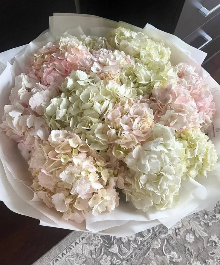 Bouquet d'hortensias, par Le Dahlia by Estelle, fleuriste à Bordeaux