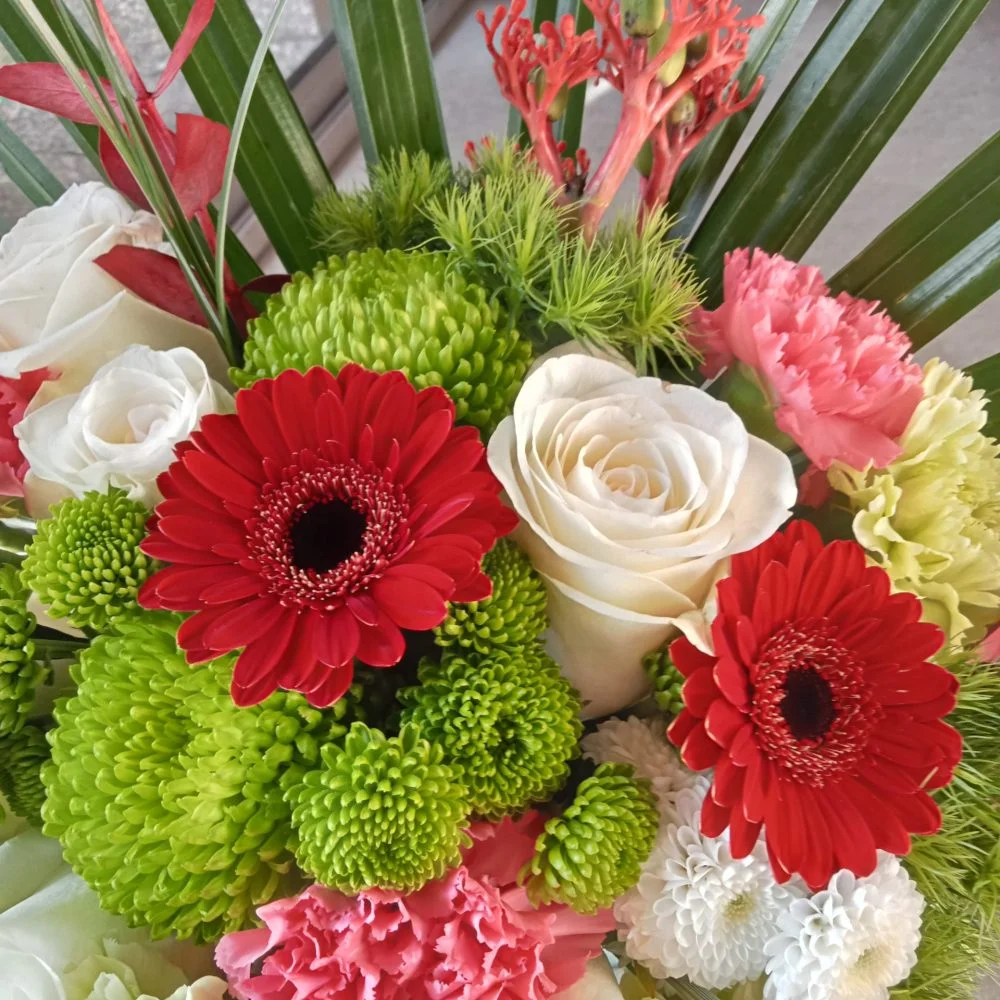 BOUQUET FETE DES MERES, par Lili la main verte, fleuriste à Talence
