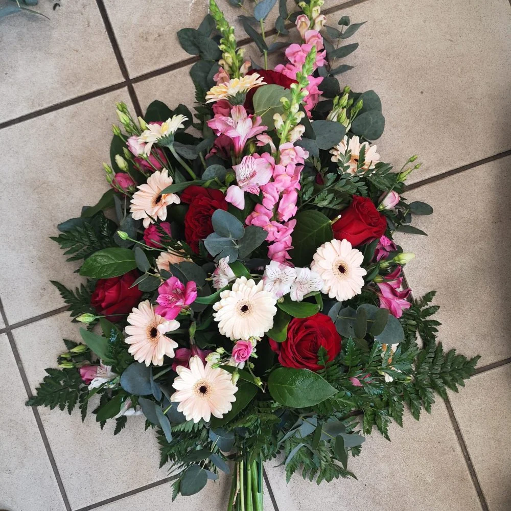 Gerbe de Deuil, par Montluçon Fleurs, fleuriste à Montluçon