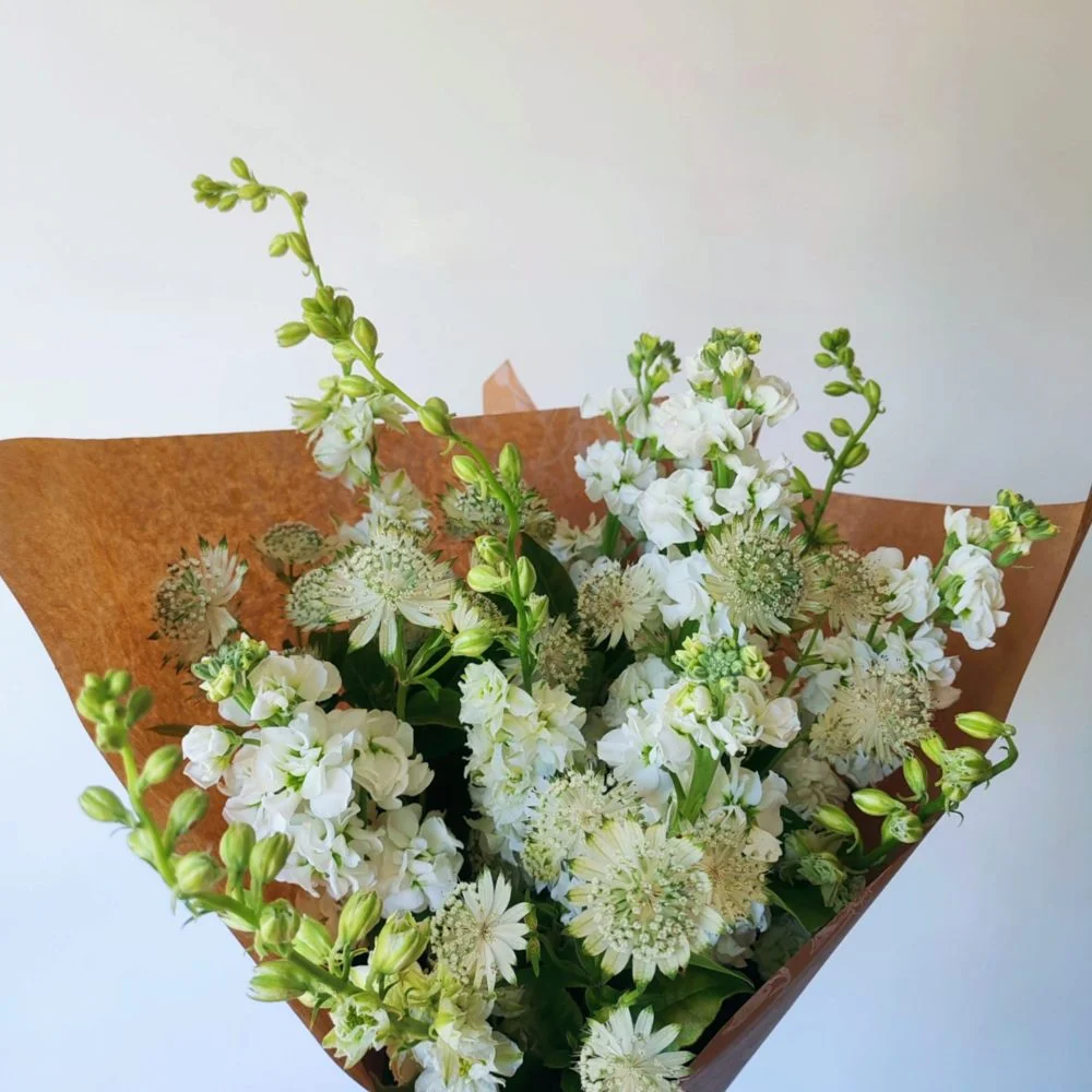 Bouquet de Deuil, par Les Rêveries d'Elise - Studio floral, fleuriste à Aix-en-Provence