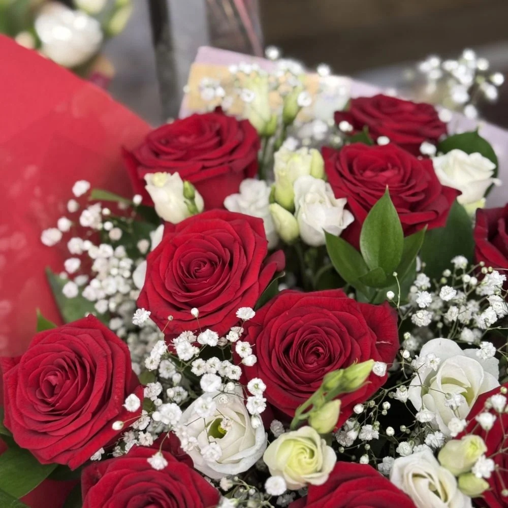 Bouquet Saint-Valentin, par Au Bouquet de la Reine, fleuriste à Boulogne-Billancourt