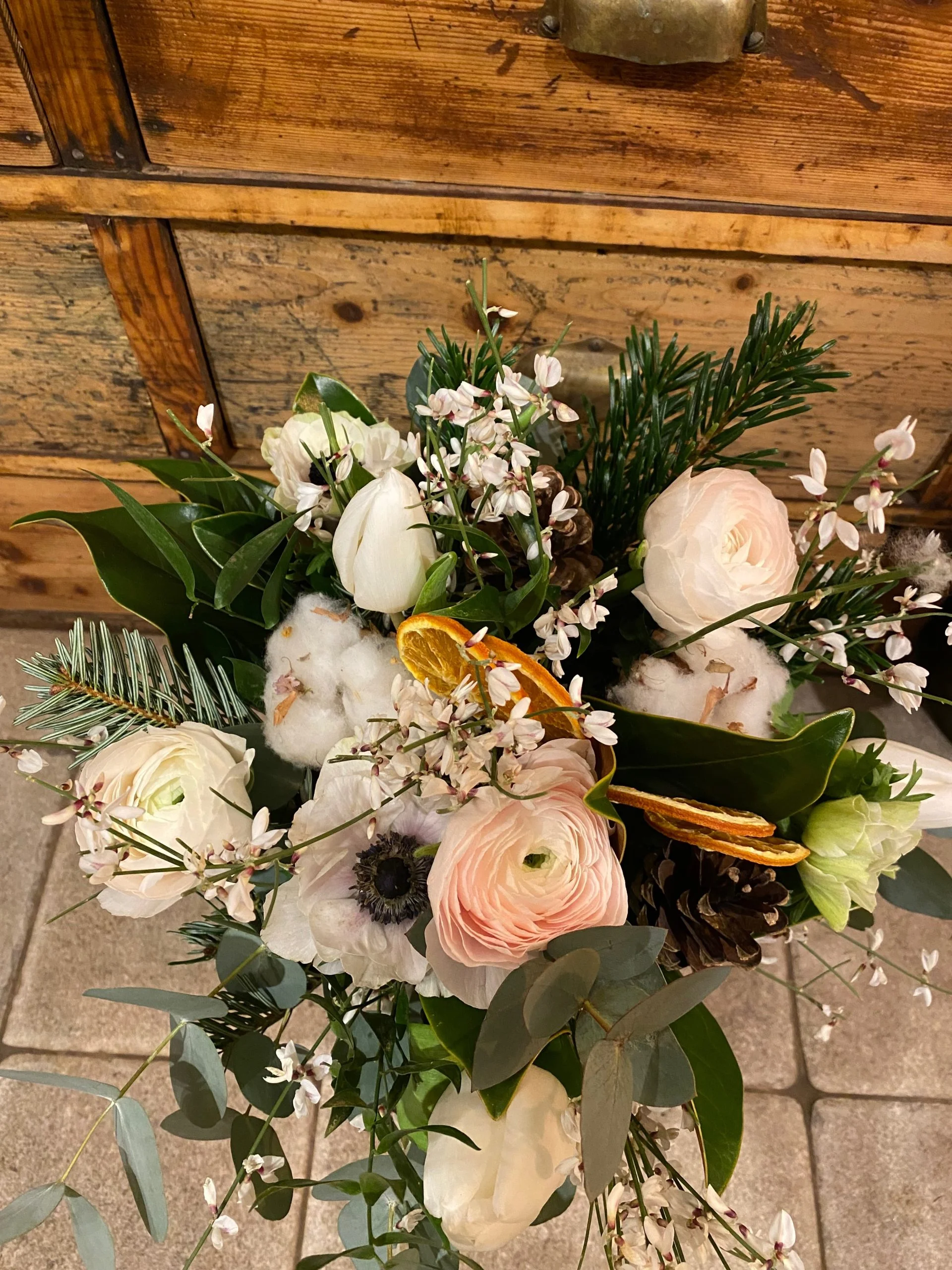 Bouquet de Noël, par Iberis Annecy, fleuriste à Annecy