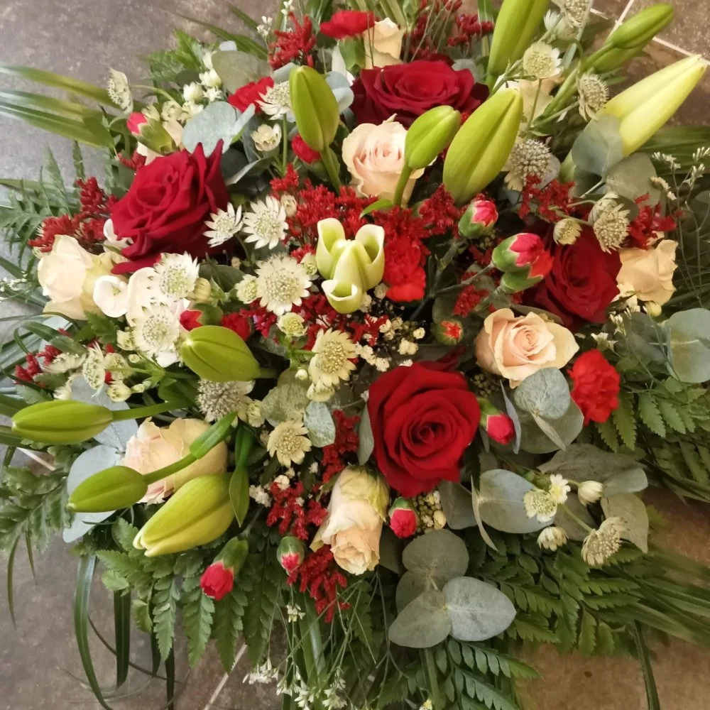 Gerbe de Deuil, par O'Capucines, fleuriste à Quimper