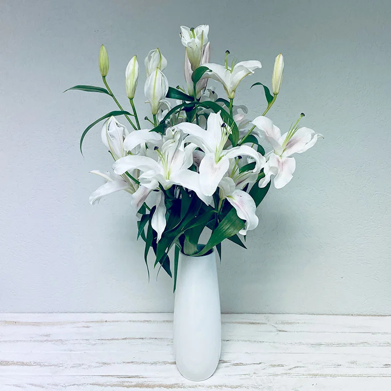 Bouquet de Lys, par Atelier Armelle Alleton, fleuriste à Le Mans