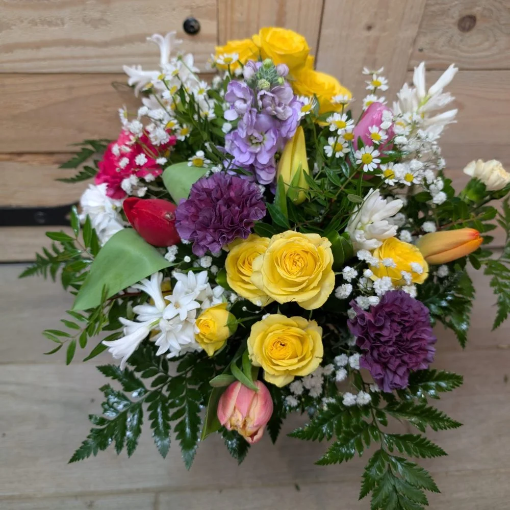 bouquet printemps, par Mon Instant Fleuri, fleuriste à Loireauxence