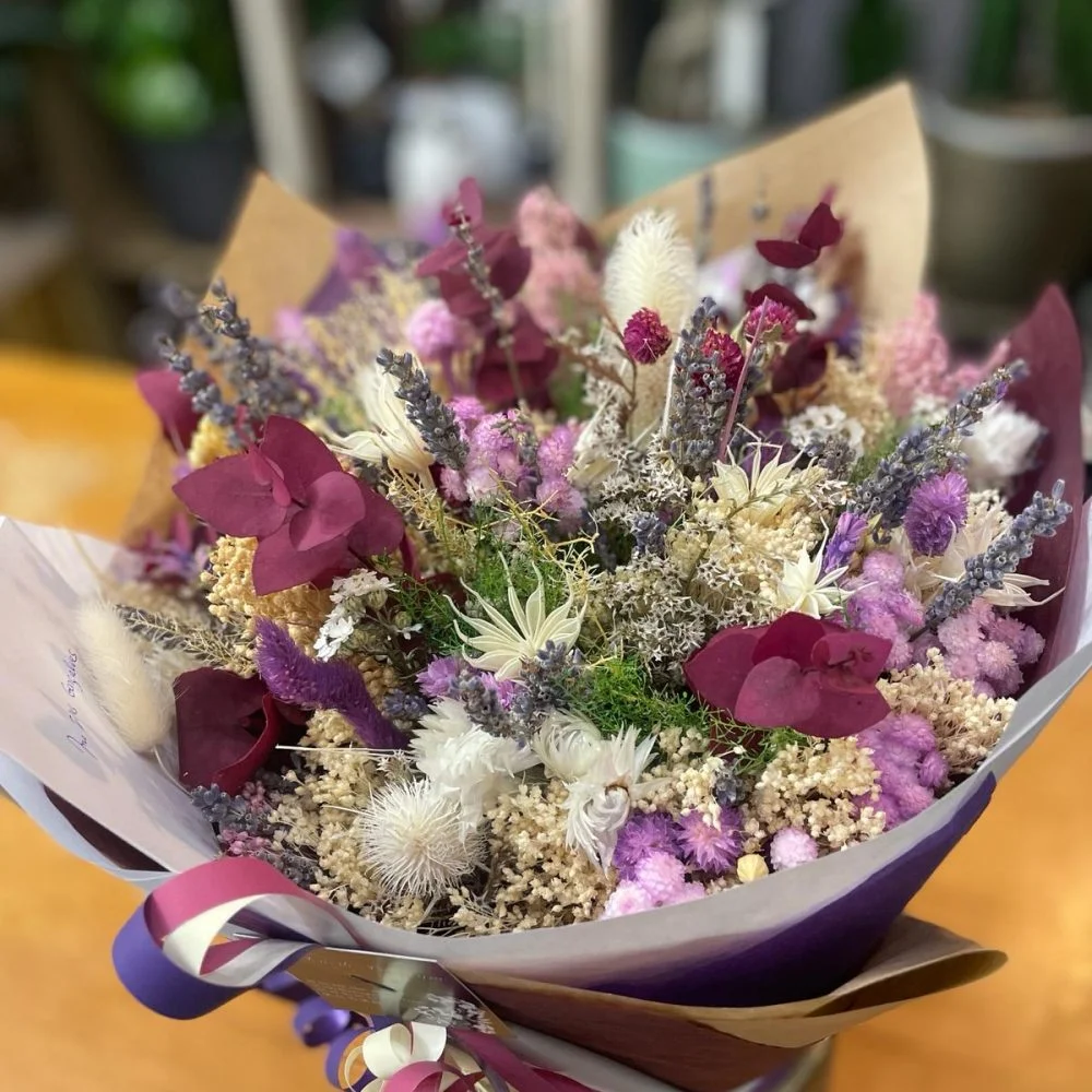 Bouquet de fleurs séchées, par Les Lys de Boulogne, fleuriste à Boulogne-Billancourt