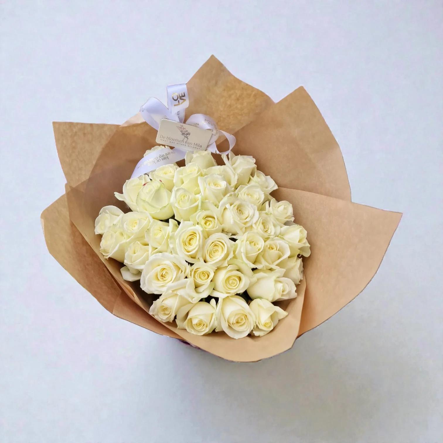Bouquet de Roses blanches, par Les fleurs de Mila, fleuriste à Londerzeel