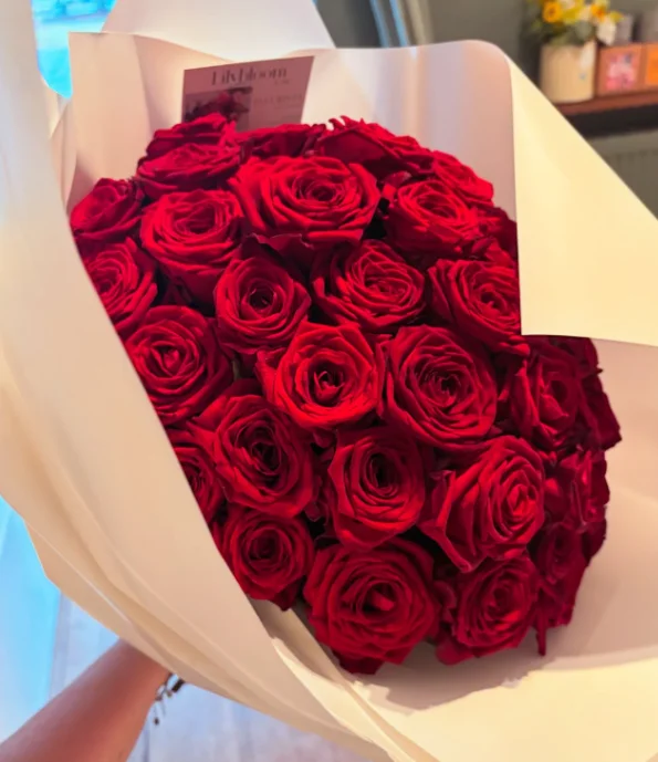 Bouquet de roses, par Lily Bloom by Mely, fleuriste à Flémalle-Haute