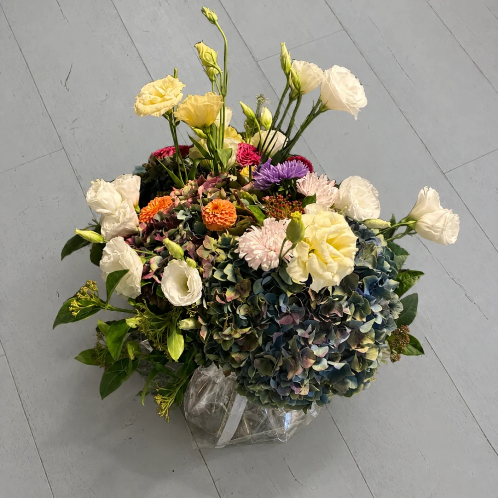 Bouquet Deuil, par Hortense, fleuriste à Saint-Jean-de-Luz