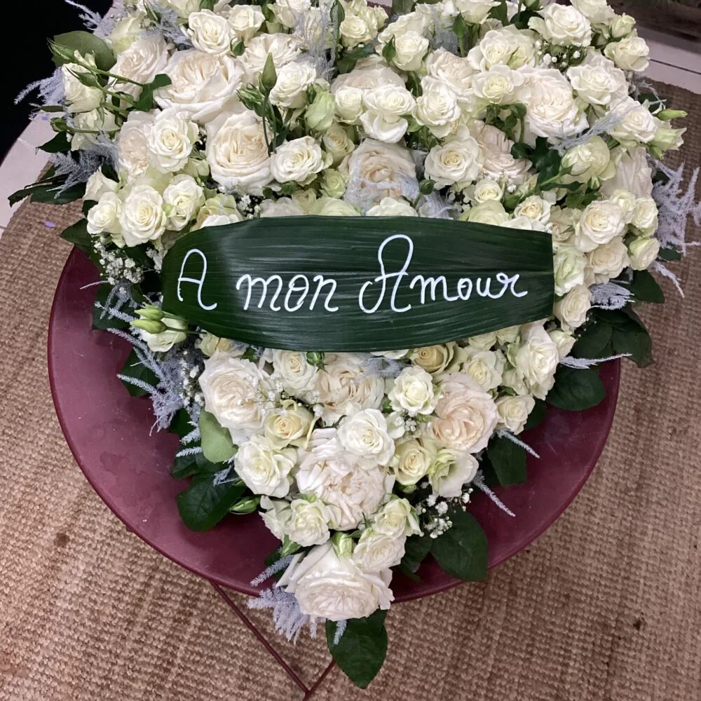 Coeur Blanc à mon Amour, par Chez les fleuristes, fleuriste à Villeneuve-lès-Béziers