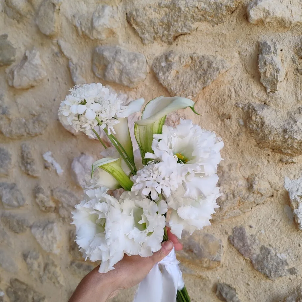 Bouquet à la Vierge, par Les Rêveries d'Elise - Atelier Floral, fleuriste à Aix-en-Provence