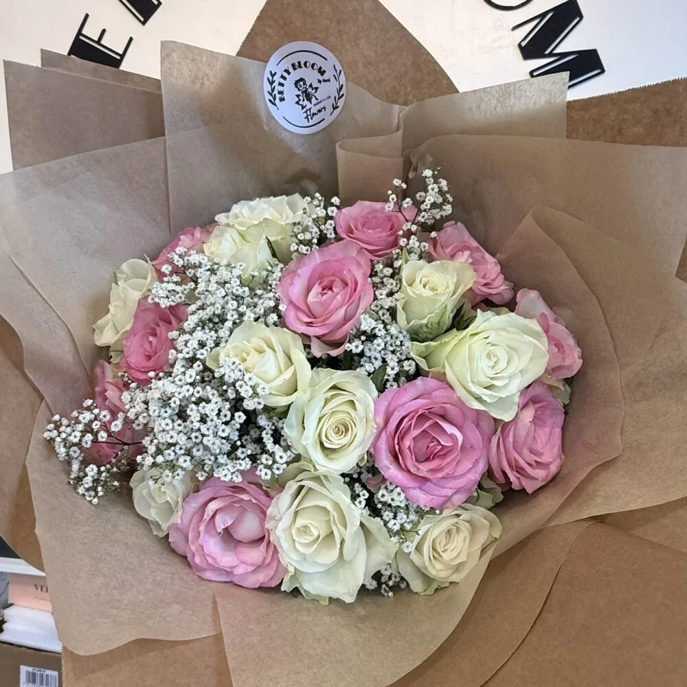 Bouquet White and Pink, par Betty Bloom Flowers, fleuriste à Schaerbeek