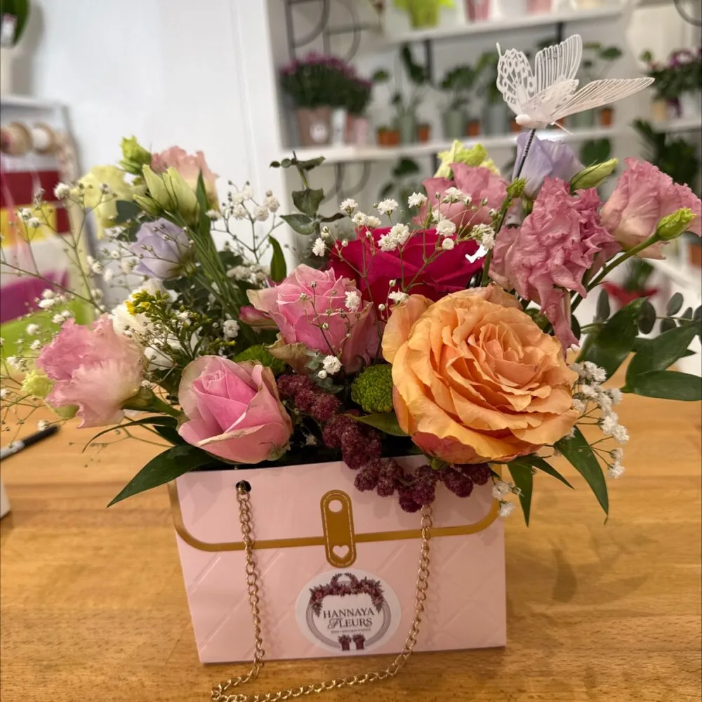 Composition sac, par Hannaya Fleurs, fleuriste à Bonneuil-sur-Marne