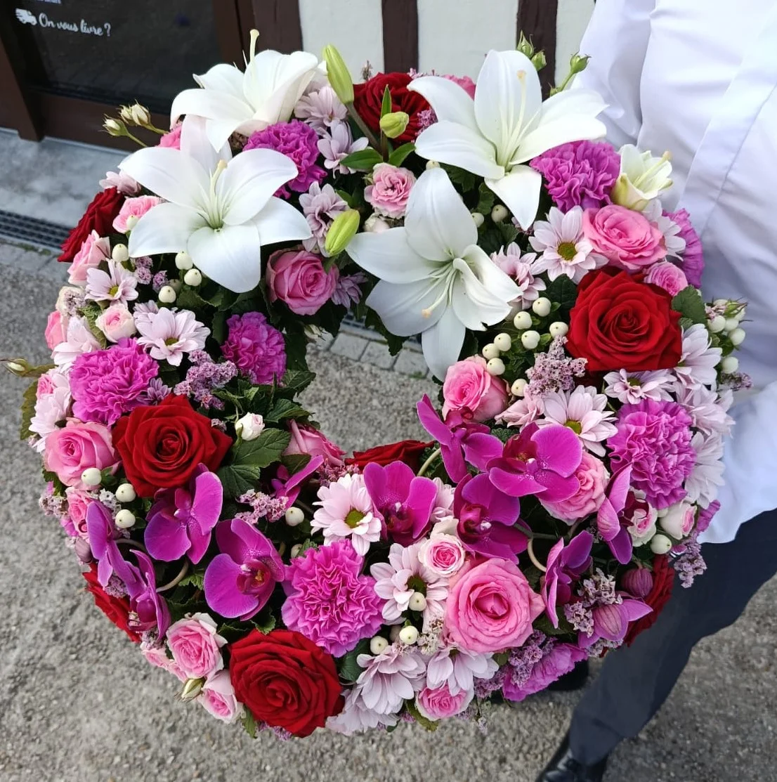 Couronne de deuil, par Fleurs de Lune, fleuriste à Saint-Parres-aux-Tertres