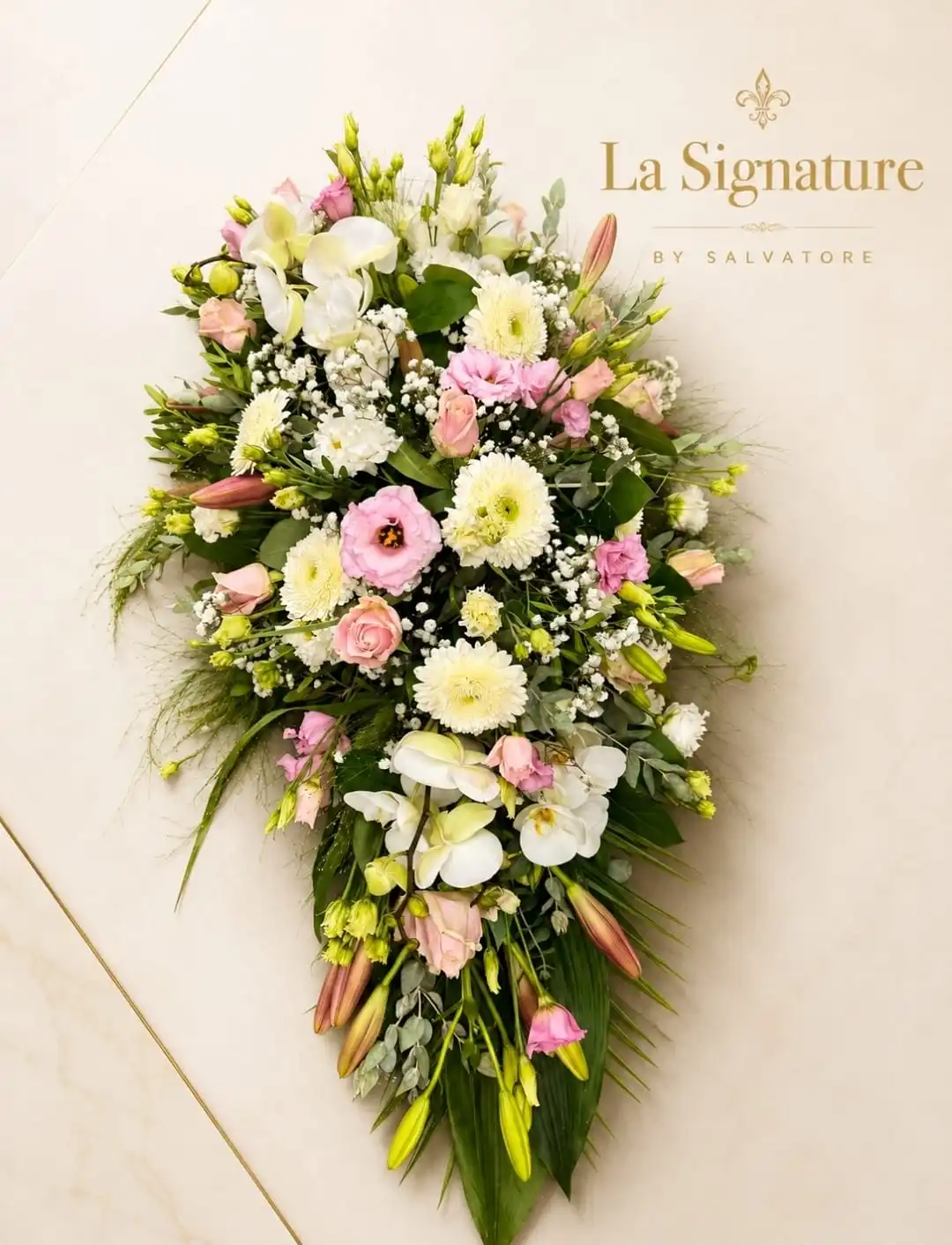Goutte d&rsquo;eau mortuaire, par La Signature Flowers, fleuriste à Anderlecht