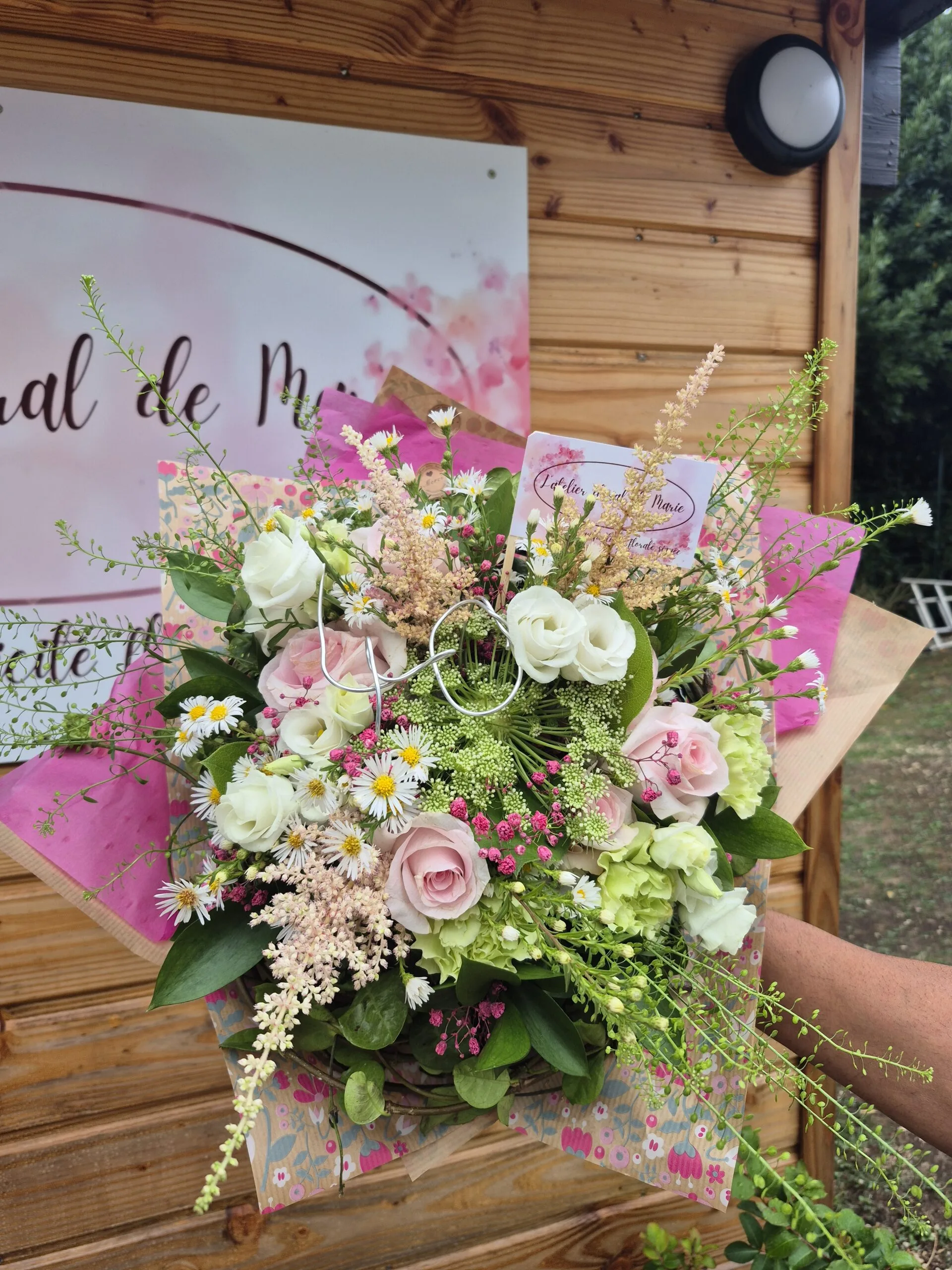 BOUQUET GIRLY, par L'Atelier Floral de Marie, fleuriste à Saint-Brice