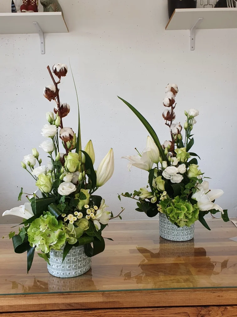 compo piquée blanc et vert, par Steph Fleurs et Nature, fleuriste à Coignières